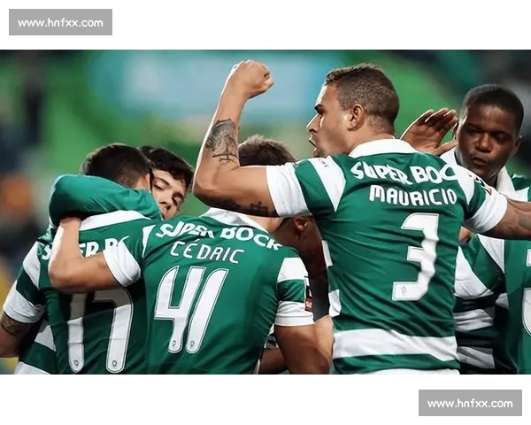 热火鏖战凯尔特人东部强强对话展现季后赛级别攻防博弈决胜负走向